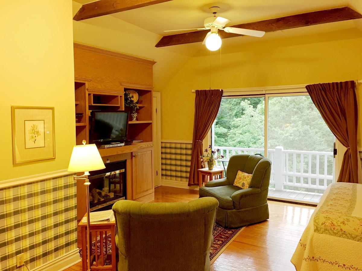 Highland Lake Inn & Resort - Flat Rock Luaran gambar