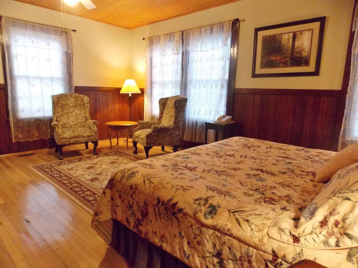 Highland Lake Inn & Resort - Flat Rock Luaran gambar